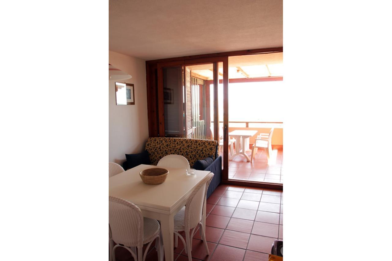Residence Portolaconia Appartamenti Cannigione Habitación foto