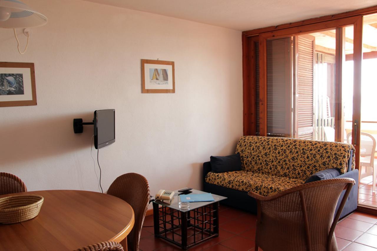 Residence Portolaconia Appartamenti Cannigione Habitación foto