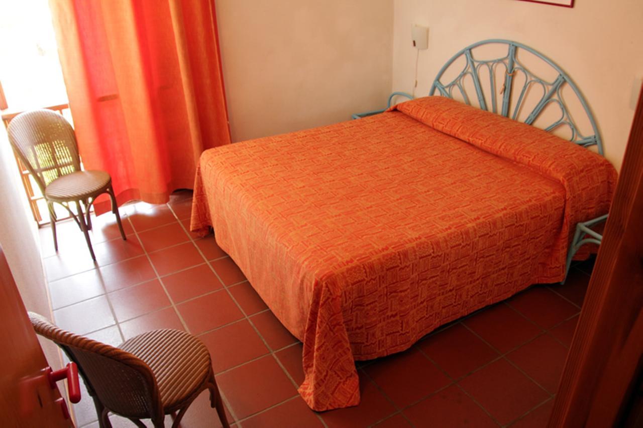 Residence Portolaconia Appartamenti Cannigione Habitación foto
