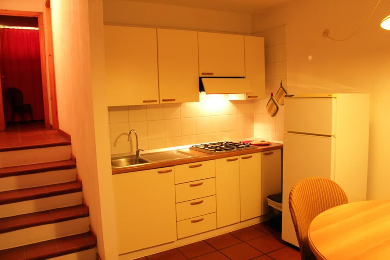 Residence Portolaconia Appartamenti Cannigione Habitación foto